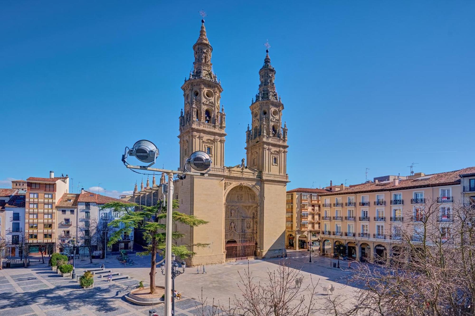 Balcon Del Mercado By Clabao